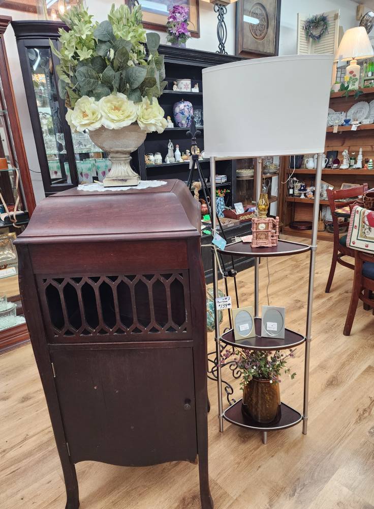 Rusty Rooster Marketplace