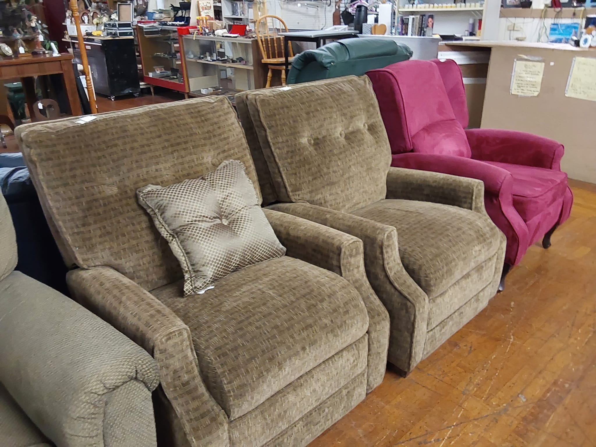 D & L Furniture