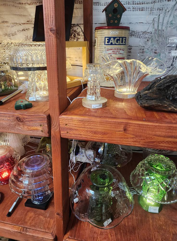 Off the Hook Antiques and Treasures Consignment