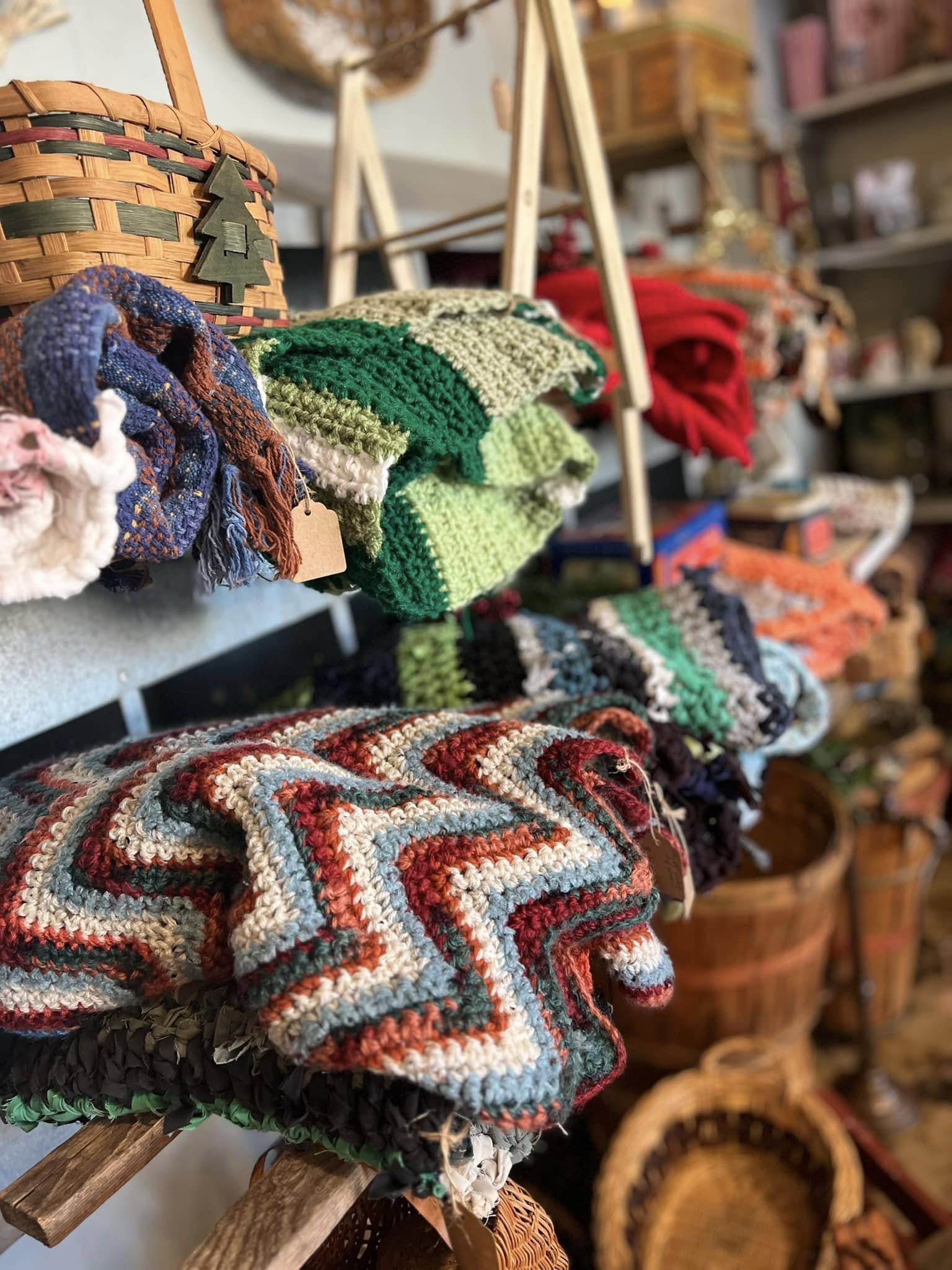 Dark Horse Antiques and Design