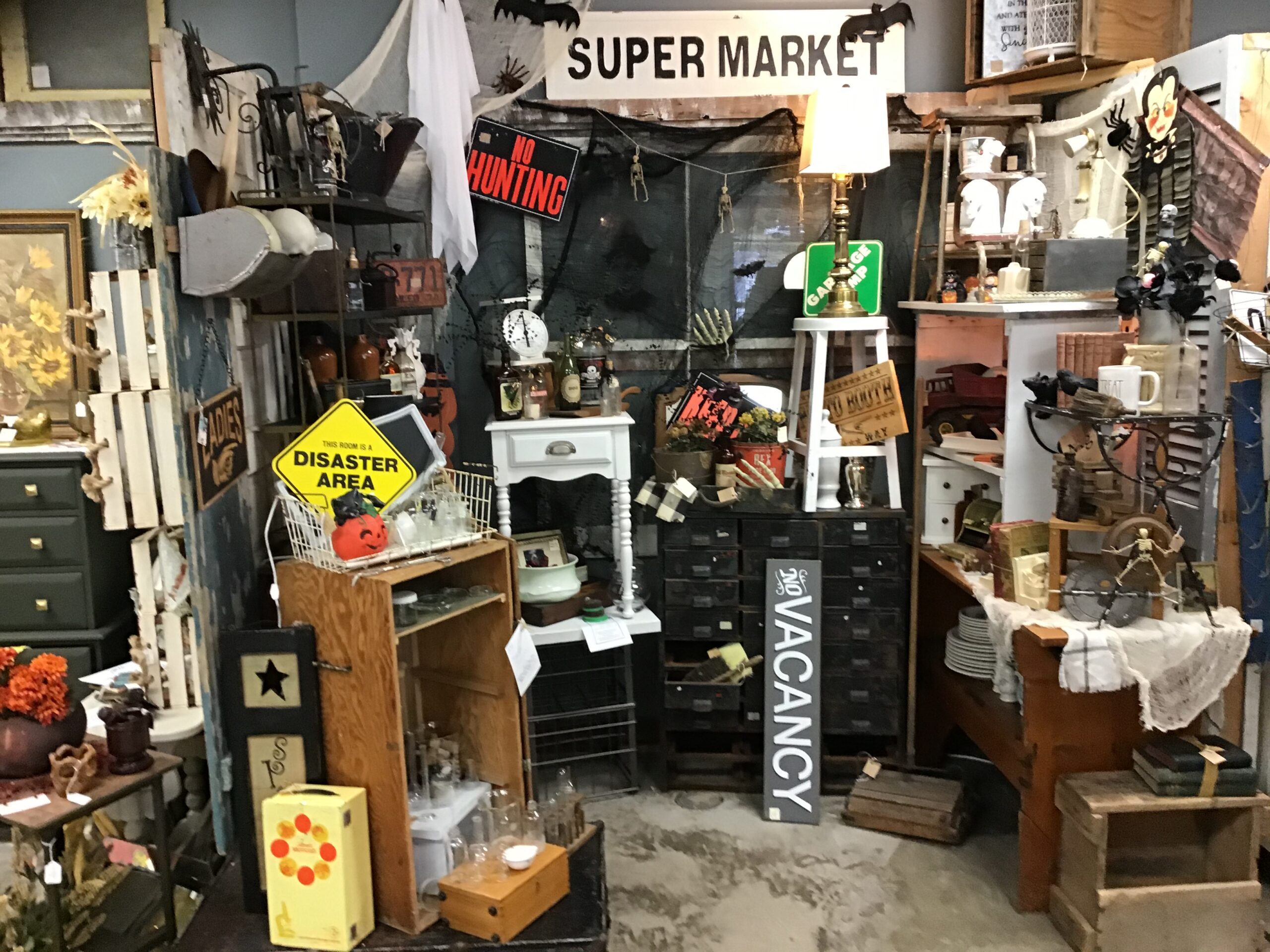 Freakin’Antiquin’ Antique Mall