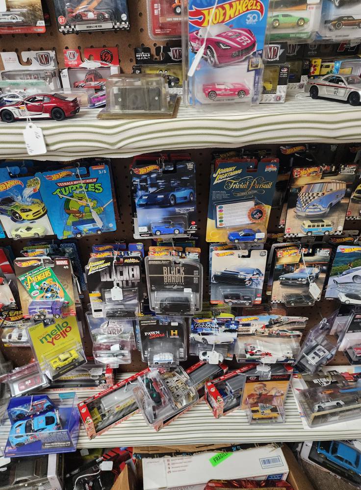 Off the Hook Antiques and Treasures Consignment