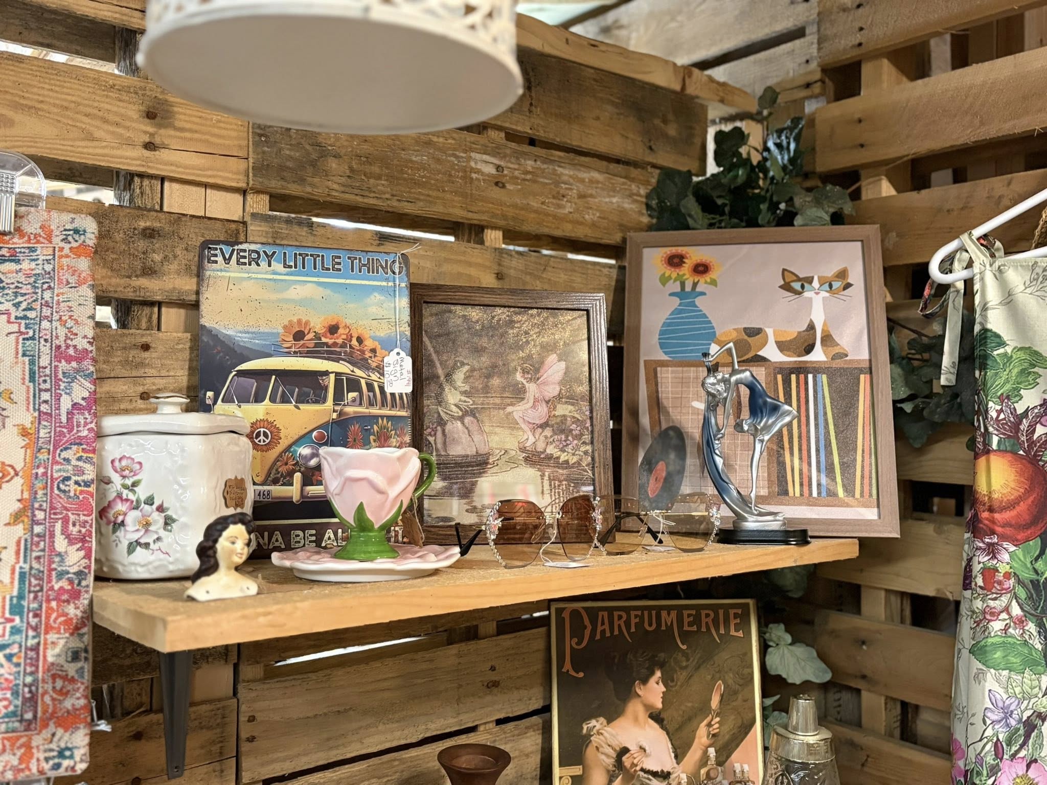 Unique Antiques & Gift Shop