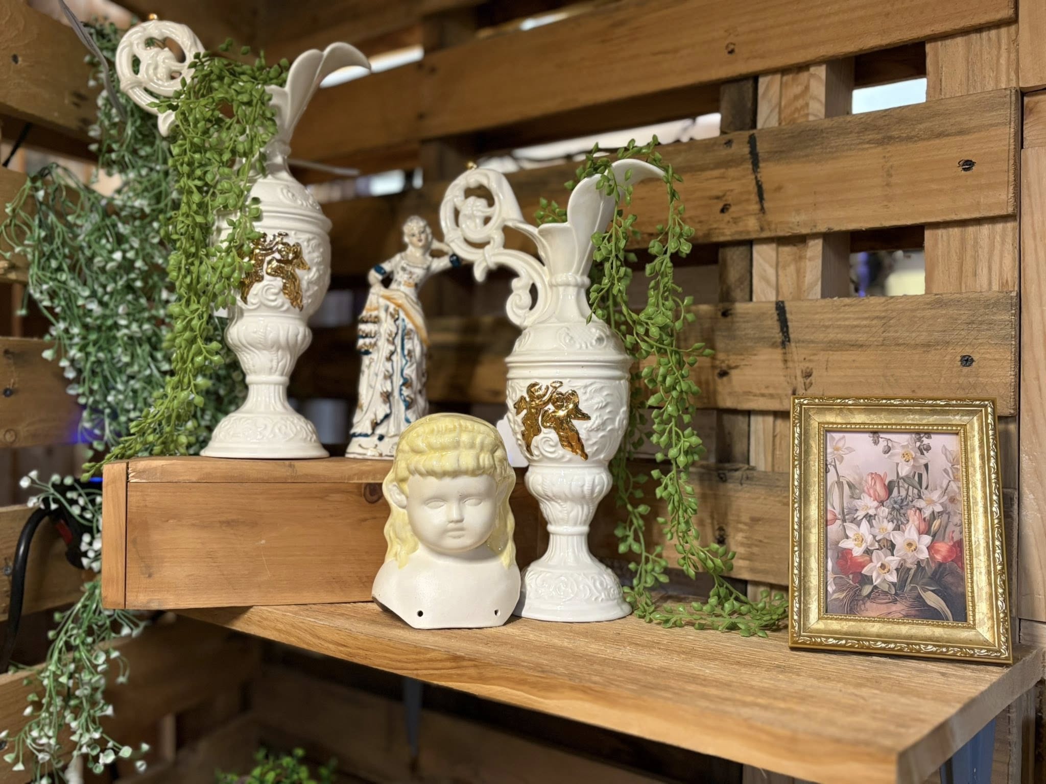 Unique Antiques & Gift Shop