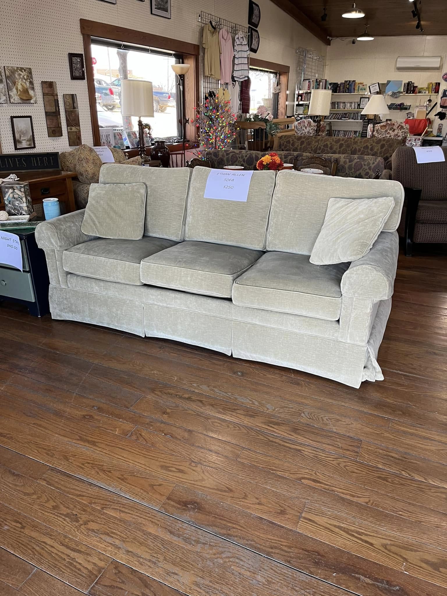 Dogwood Animal Shelter Thrift