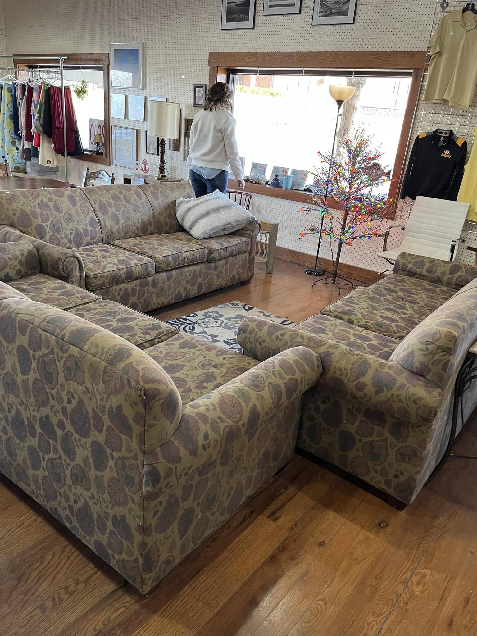 Dogwood Animal Shelter Thrift