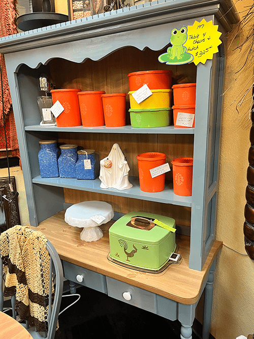 Round Table, Four Chairs & Hutch