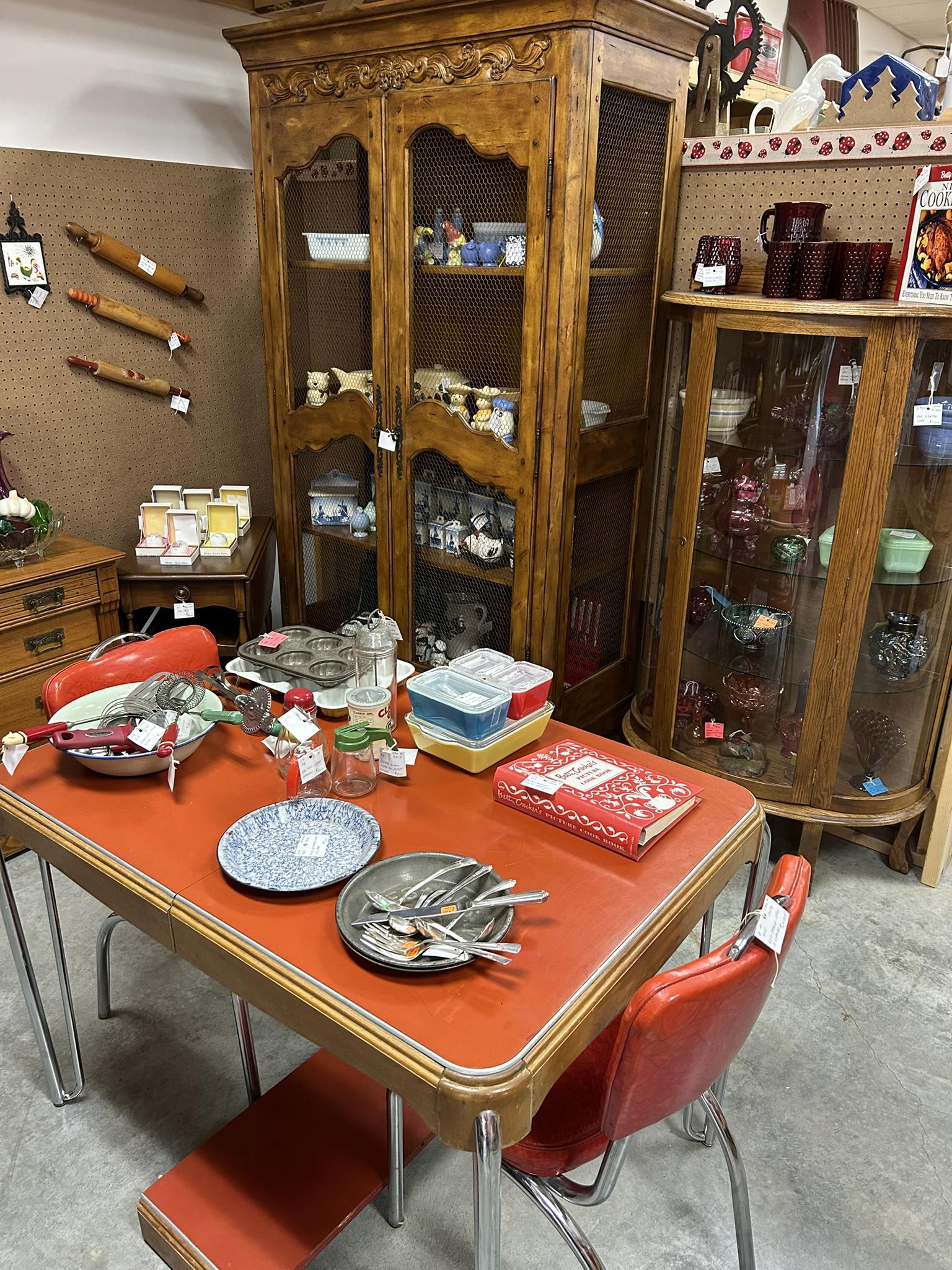 Middle Bridge Antiques