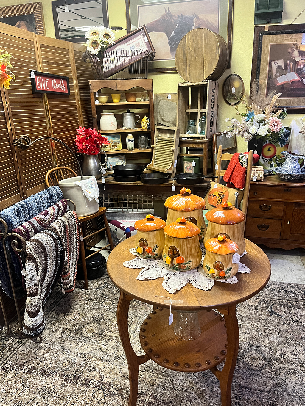 Miss Pearl’s Flea-tique